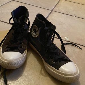 Converse black